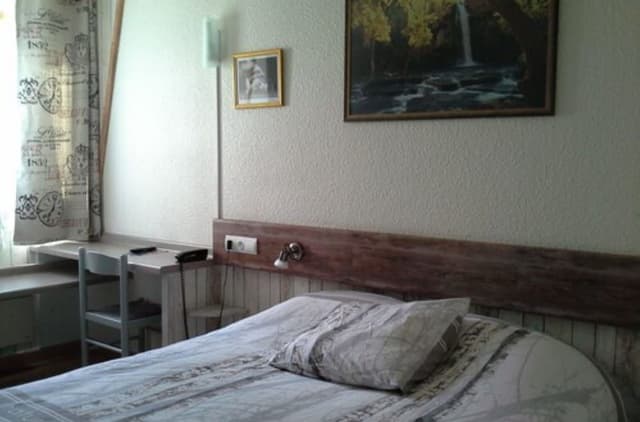 Room, Connecting Rooms