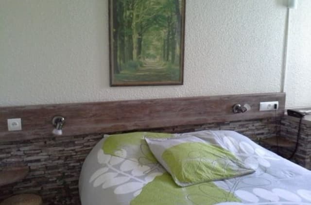 Room, Connecting Rooms