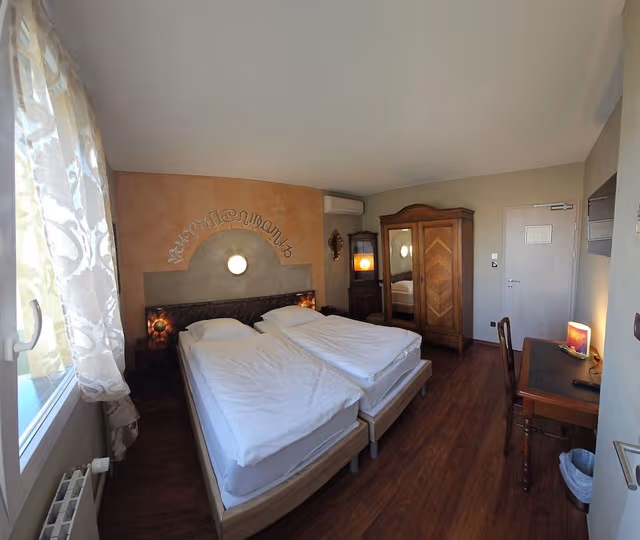 Standard Twin Room