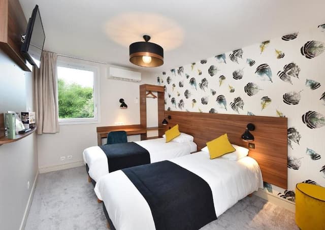 Standard Twin Room, Private Bathroom