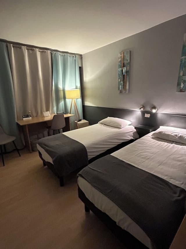 Standard Twin Room