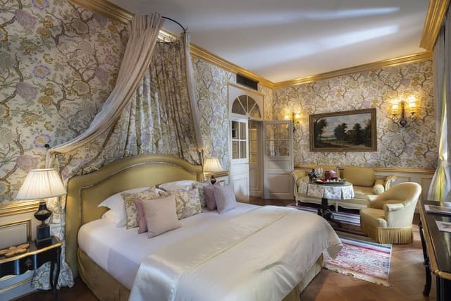 Junior Suite (Includes Spa Access)