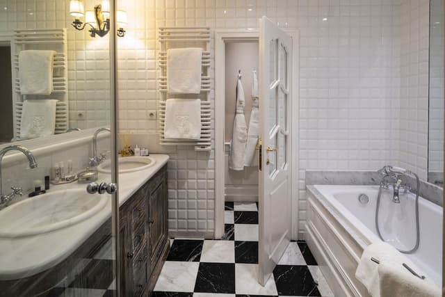 Junior Suite (Includes Spa Access)