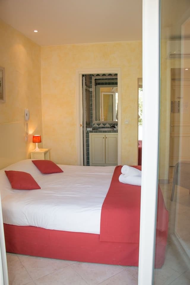 Double Room, 1 Queen Bed, Terrace, Garden View