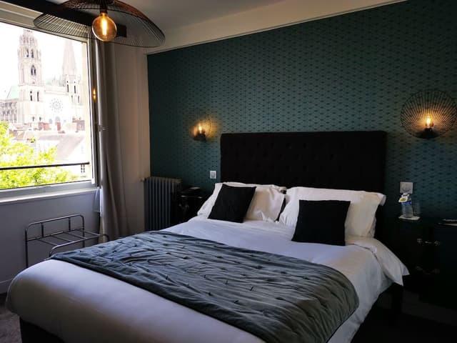 Comfort Room, City View