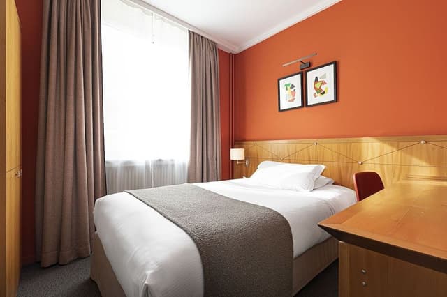 Single Room (Act I)