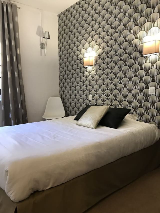 Single Room, 1 Queen Bed