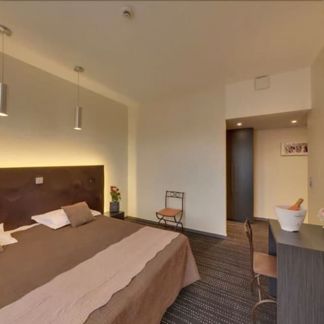 Executive Double Room (Room Service)
