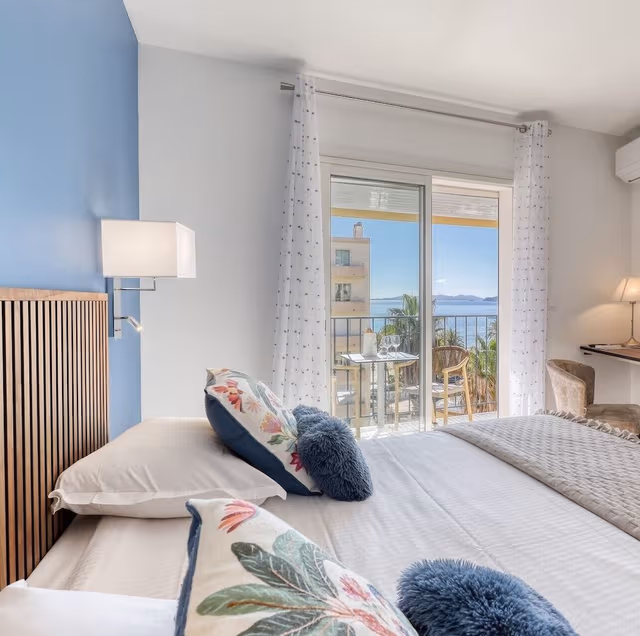 Superior Double or Twin Room, Partial Sea View
