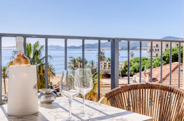 Superior Double or Twin Room, Partial Sea View