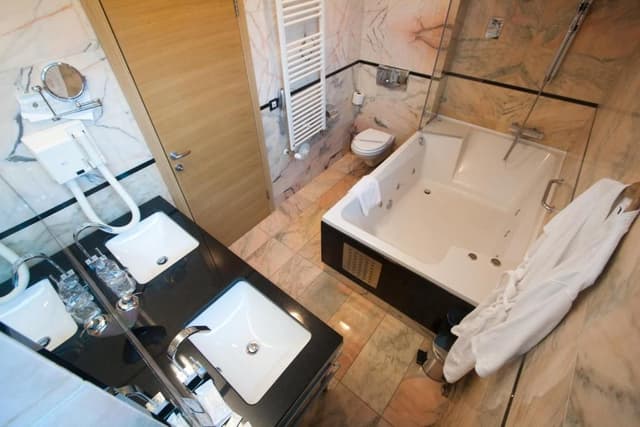Comfort Suite with Balcony and Sea View