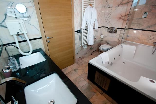 Comfort Suite with Balcony and Sea View