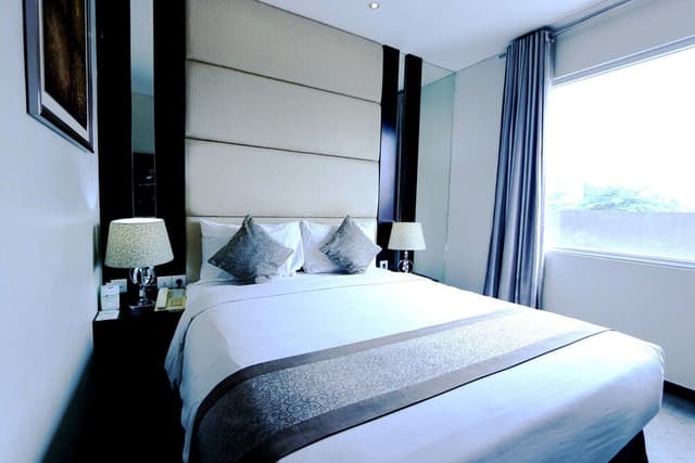 Superior King Room Only