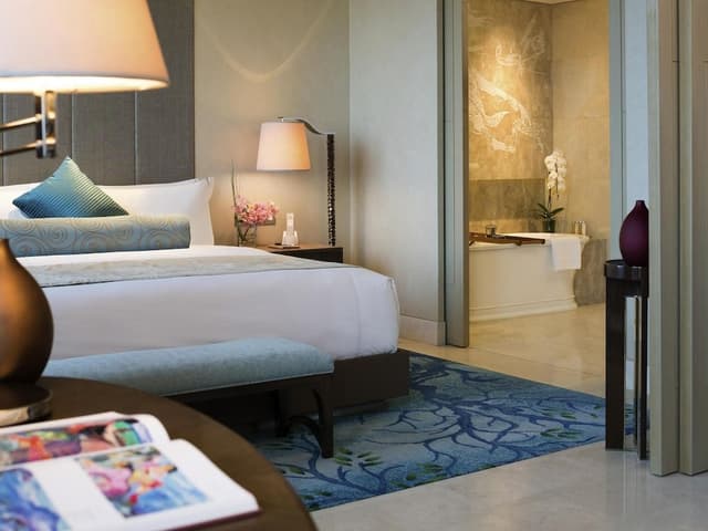 Raffles, Room, 1 King Bed, Smoking, Garden View