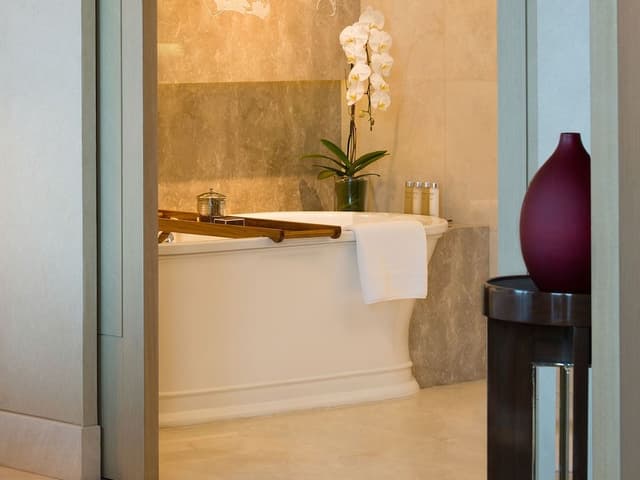 Signature Room, 1 King Bed