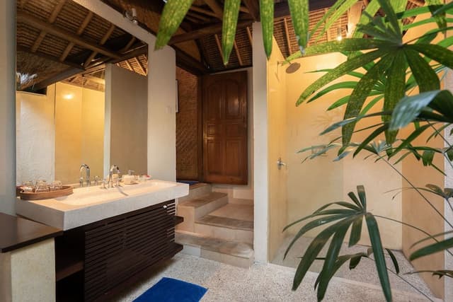 Bungalow, Garden View