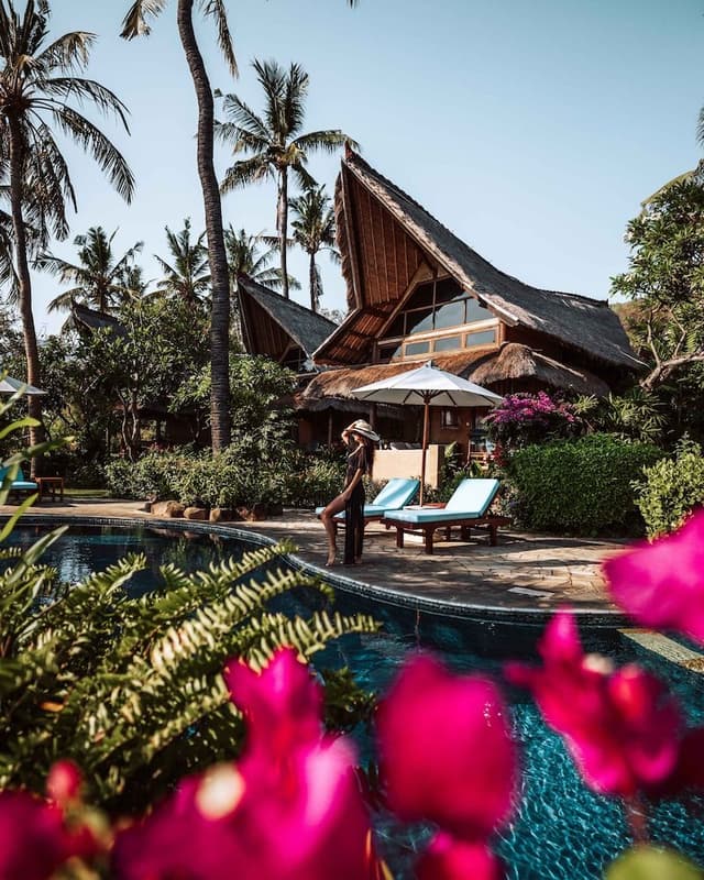 Bungalow, Garden View