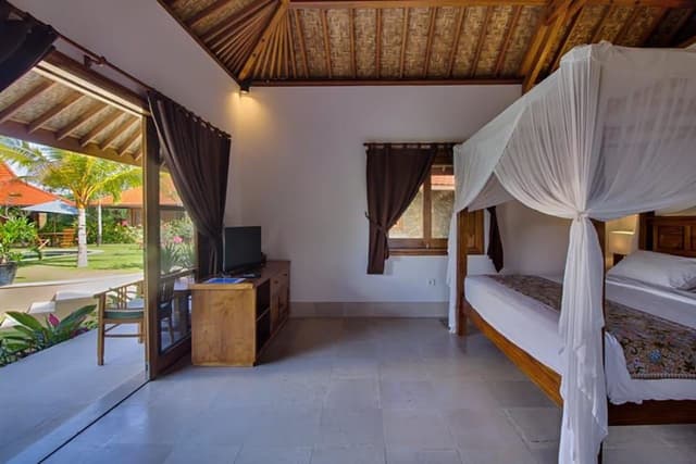 Deluxe Bungalow, 1 King Bed, Terrace, Pool View