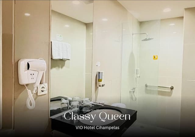 Classy Queen Room Only