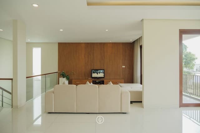 5 bedrooms villa pool