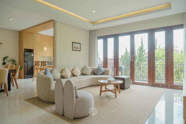 5 bedrooms villa pool