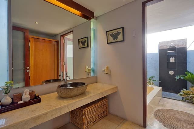 Jabunami Villa 7 bedroom private retreat in Bali