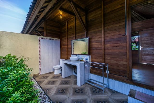 Bungalow, Garden View