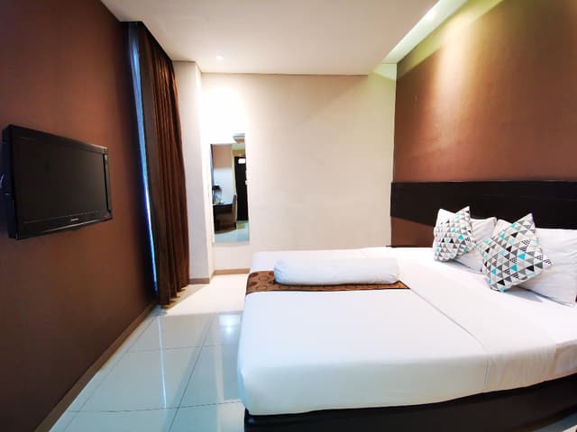 Deluxe Room with Breakfast