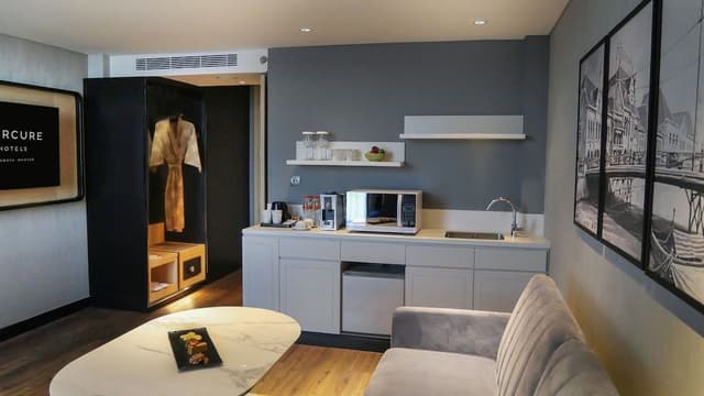 Executive Suite, 1 Queen Bed with Sofa bed