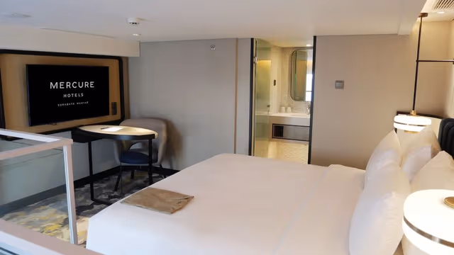 Executive Suite, 1 Queen Bed with Sofa bed