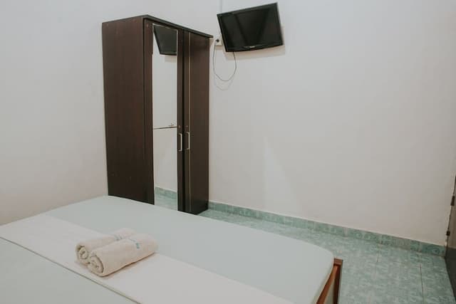 Economy Double Room, 1 King Bed, Accessible, Non Smoking