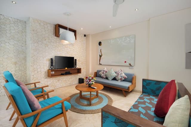 Two - Bedroom Villa with Private Pool and 6 mins walk to the beach
