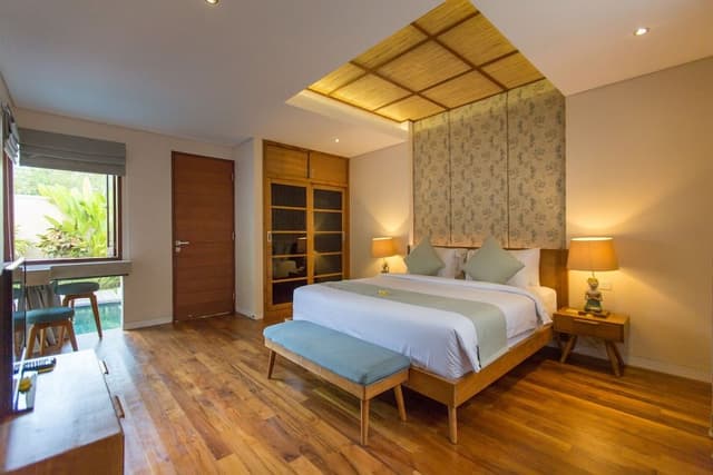 Two - Bedroom Villa with Private Pool and 6 mins walk to the beach