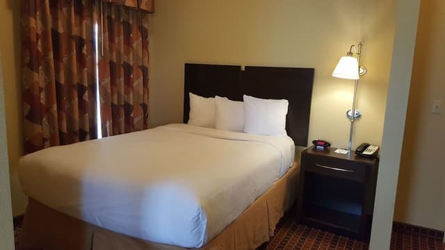 Suite, 1 Bedroom, Kitchen