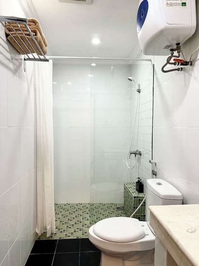 Room, Pool View