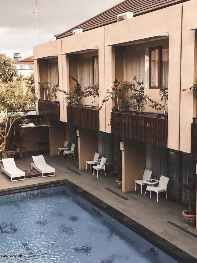 Deluxe Studio Suite, 1 King Bed, Balcony