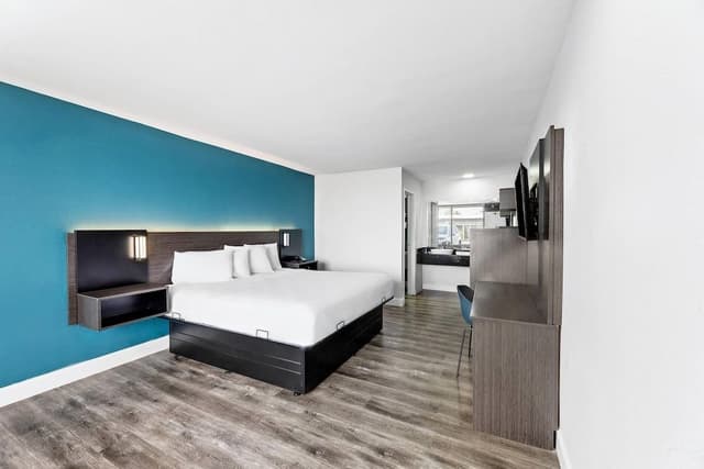 Standard Room, 1 King Bed, Non Smoking