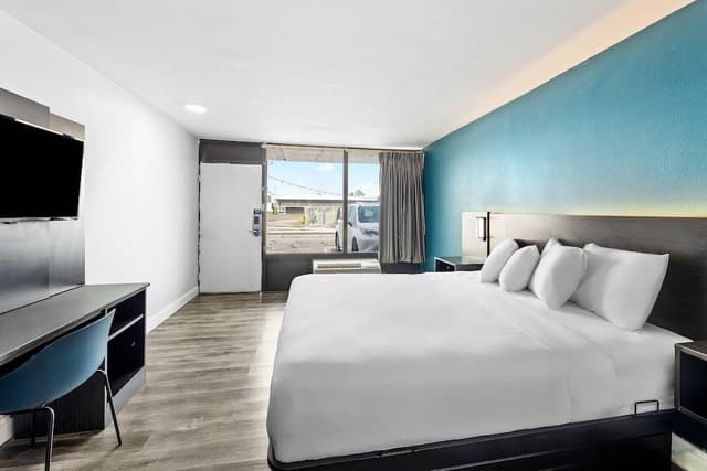 Room, 1 King Bed, Accessible, Non Smoking