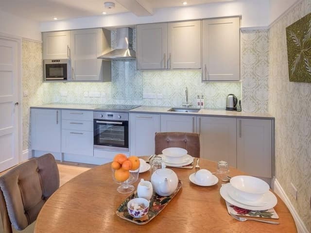 Superior Apartment, Ensuite (Immaculate 1 Bed Flat)