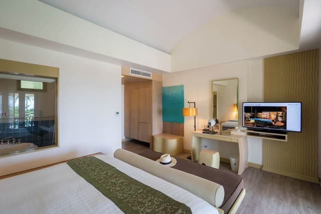 Deluxe Room, 1 King Bed, Ocean View