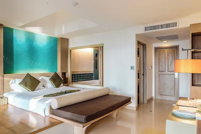 Deluxe Room, 1 King Bed, Ocean View