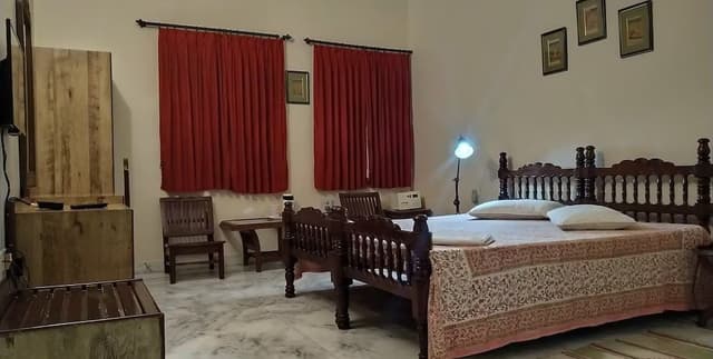 Super Deluxe Room