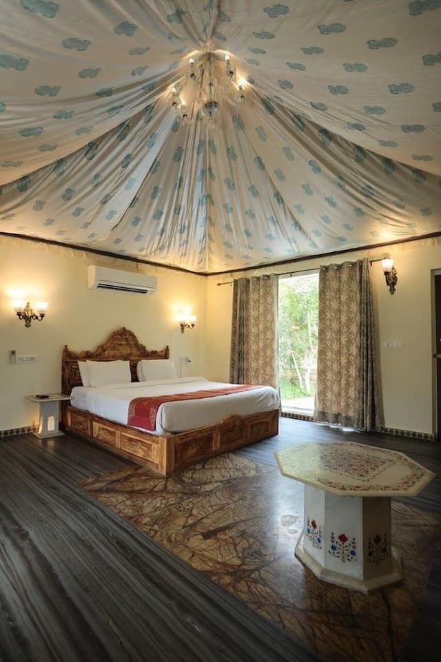 Luxury Tent With outdoor pool
