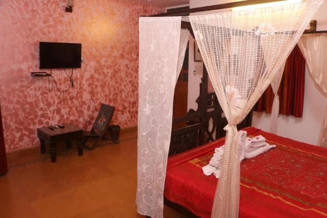 Room (Cottage Room)