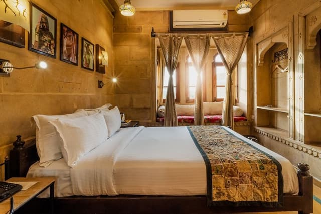 DELUXE ROOMS (ON 1ST AND 2ND FLOOR)