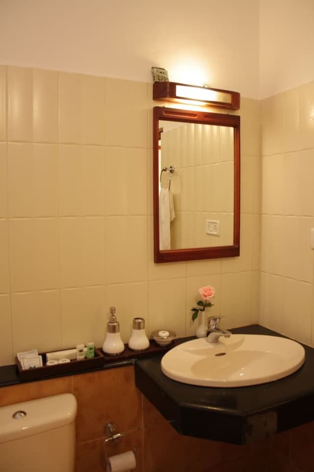 Sunrise Honeymoon Suite