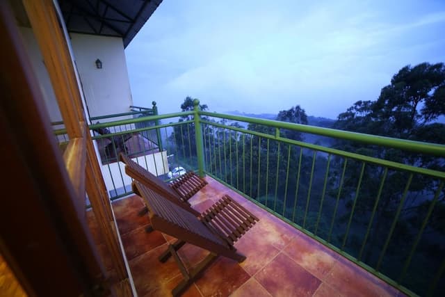Valley room