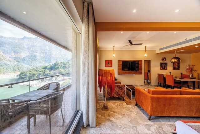 Executive Studio Suite