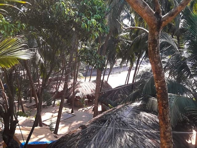 Basic Cottage, 1 King Bed, Smoking, Garden View