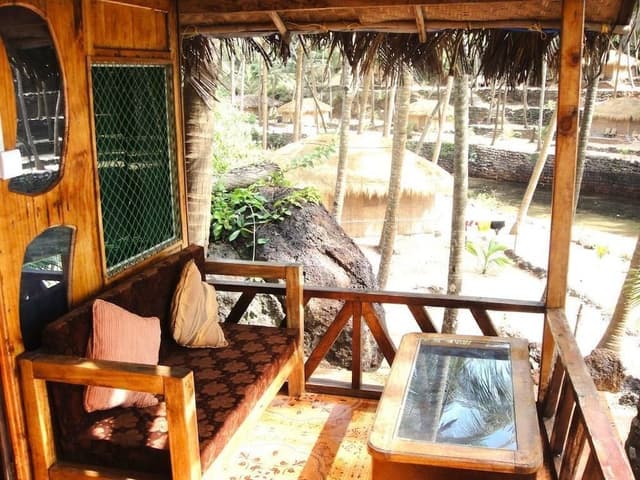 Standard Cottage, 1 King Bed, Smoking, Lagoon View